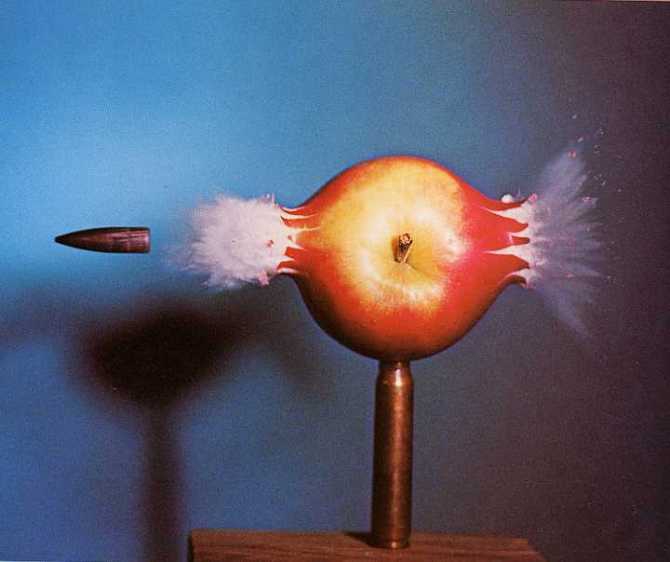 http://canibuk.wordpress.com/2011/11/16/harold-edgerton/